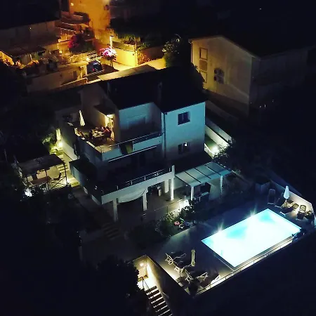Charming Modern House With The New Swimming Pool - Maya 2 아파트 트로기르