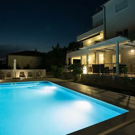 Charming Modern House With The New Swimming Pool - Maya 2 * 트로기르