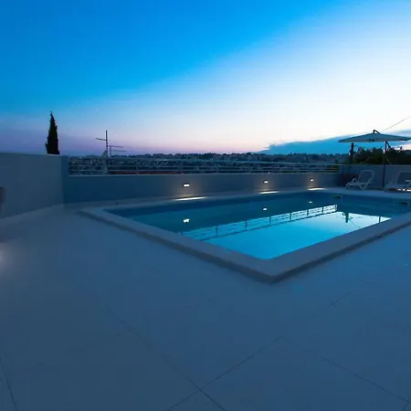 아파트 Charming Modern House With The New Swimming Pool - Maya 2 트로기르