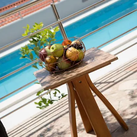 Charming Modern House With The New Swimming Pool - Maya 2 Apartment *